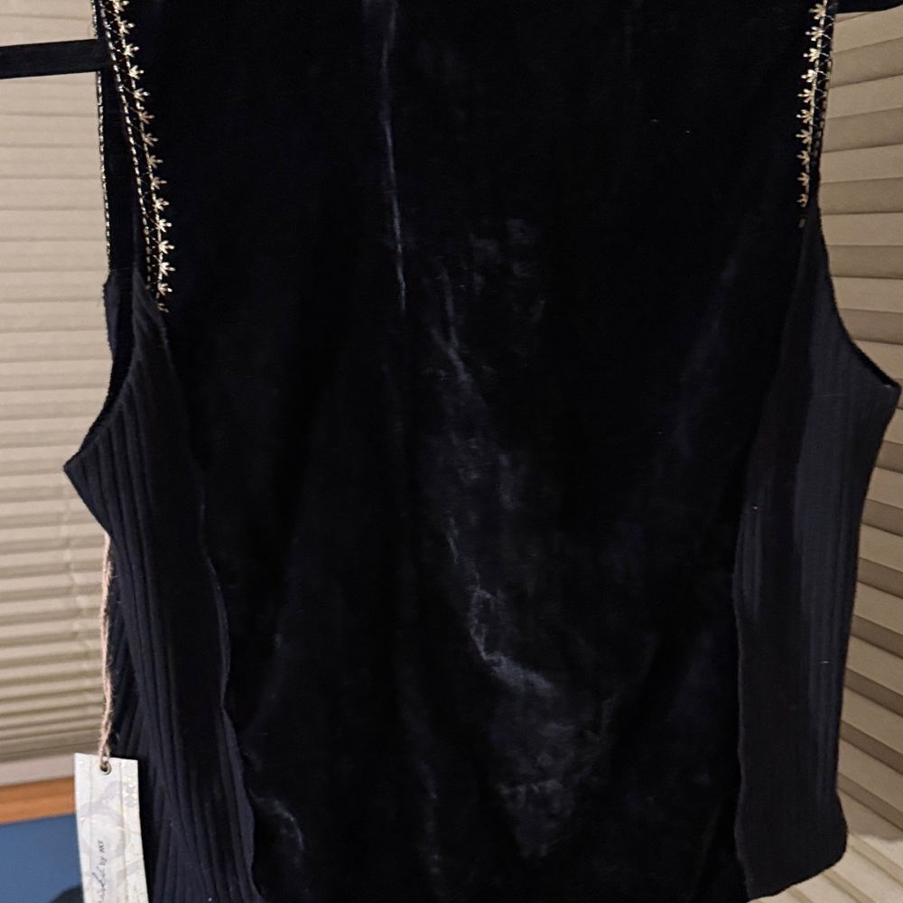 Buckle Black and Gold Velvet Embroidered Vest - Picture 6 of 9